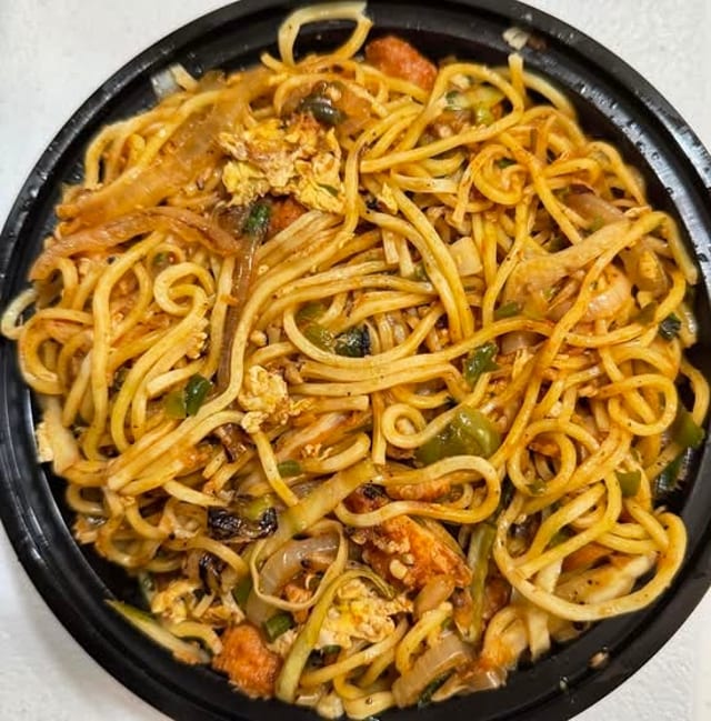 Mintt Special Chicken Hakka Noodles*.